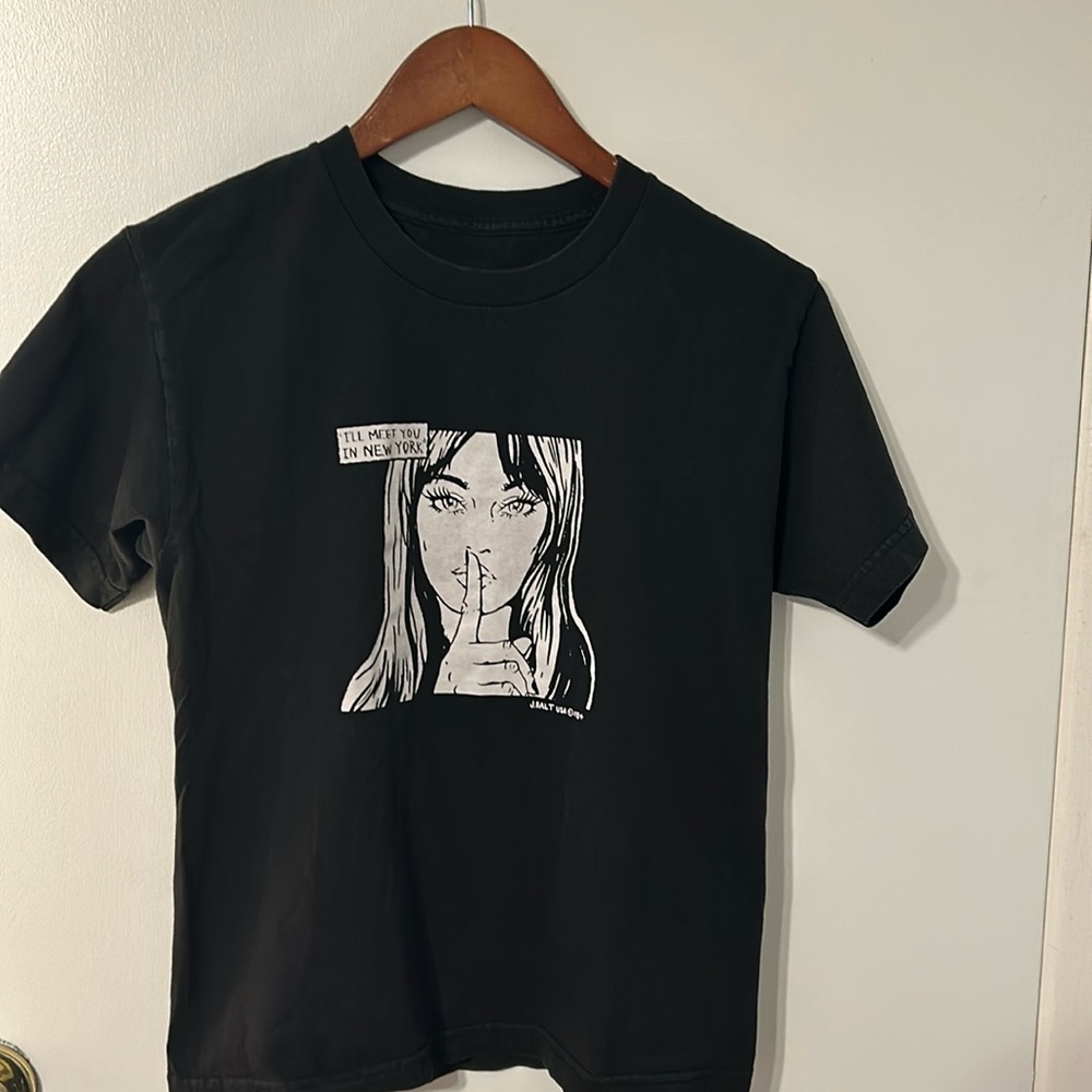 John galt/brandy melville ashlyn t-shirt. “I’ll meet you in new york” graphic